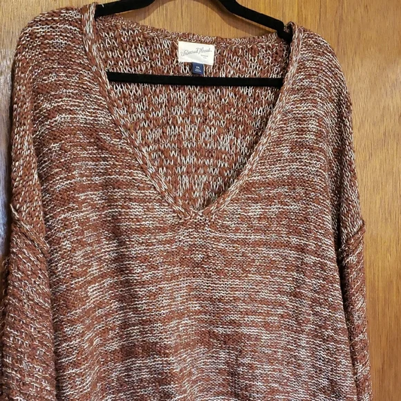 Universal Thread Marled Rust-Brown V-Neck Sweater - Picture 3 of 9